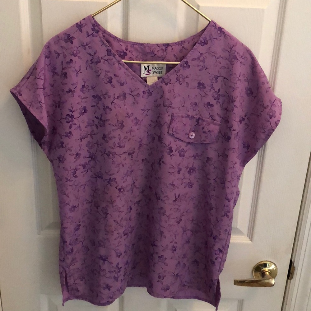 Maggie Sweet Purple Lilac Floral Top Sz Medium